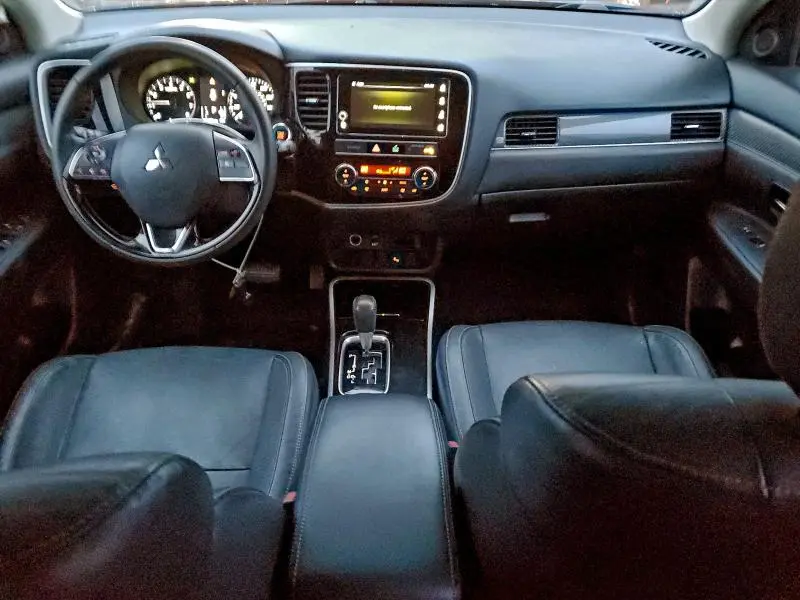 2019 MITSUBISHI OUTLANDER SE  