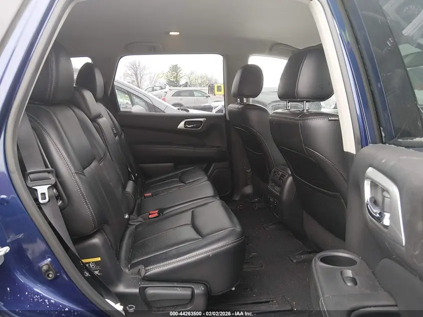 2017 NISSAN PATHFINDER SL