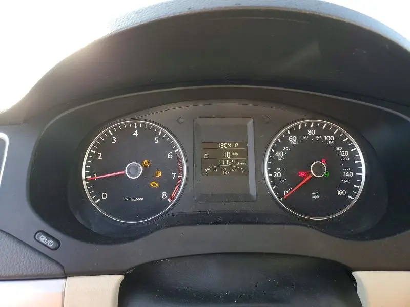 2013 VOLKSWAGEN JETTA SE  