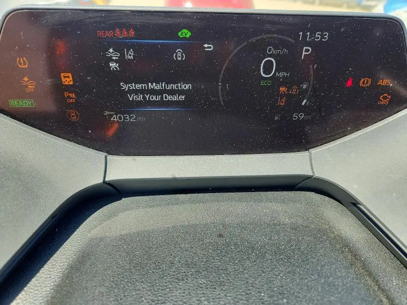 2025 TOYOTA PRIUS LE  