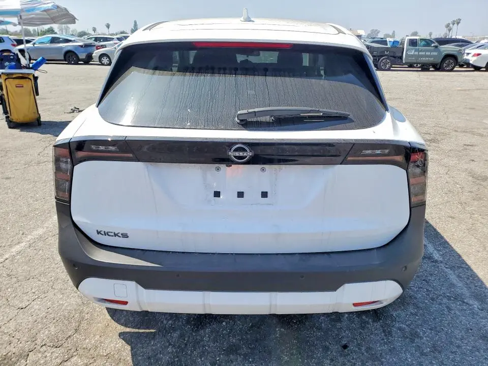 2025 NISSAN KICKS SV  