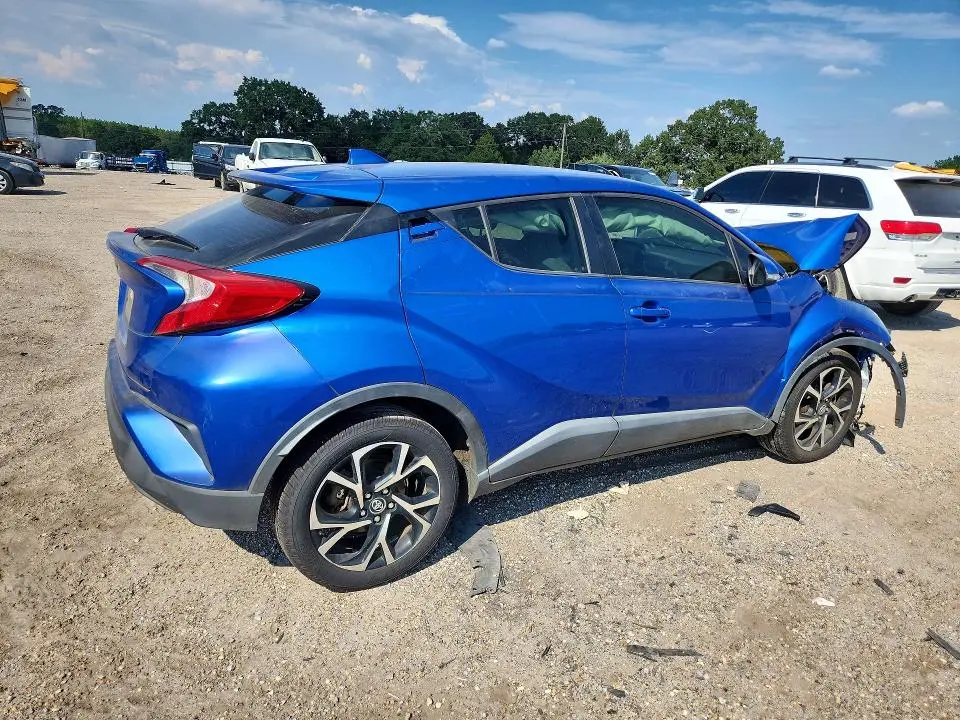 2019 TOYOTA C-HR XLE  