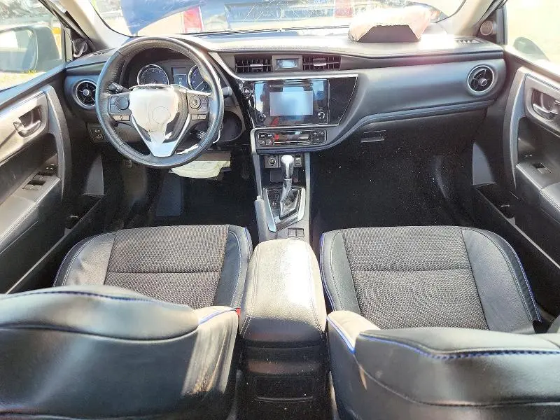 2019 TOYOTA COROLLA SE  