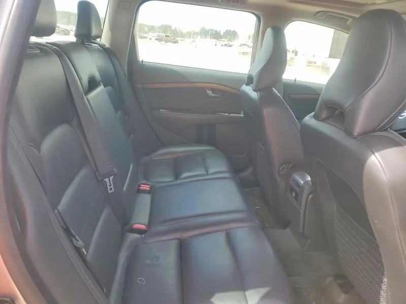 2011 VOLVO XC70 3.2  