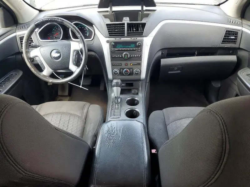 2010 CHEVROLET TRAVERSE LT  