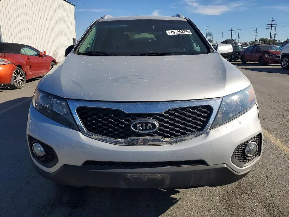 2011 KIA SORENTO LX  