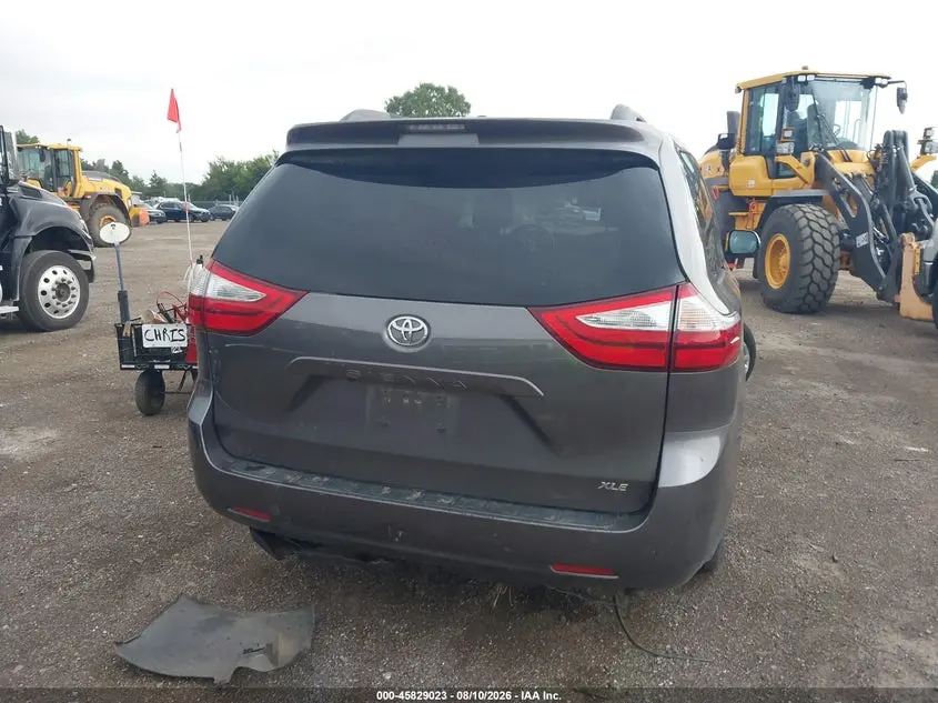 2017 TOYOTA SIENNA XLE 8 PASSENGER