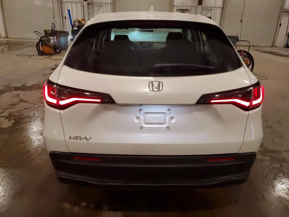 2023 HONDA HR-V LX  