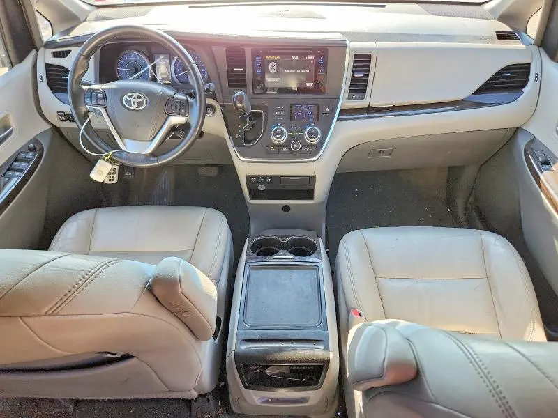 2015 TOYOTA SIENNA XLE 8-PASSENGER  