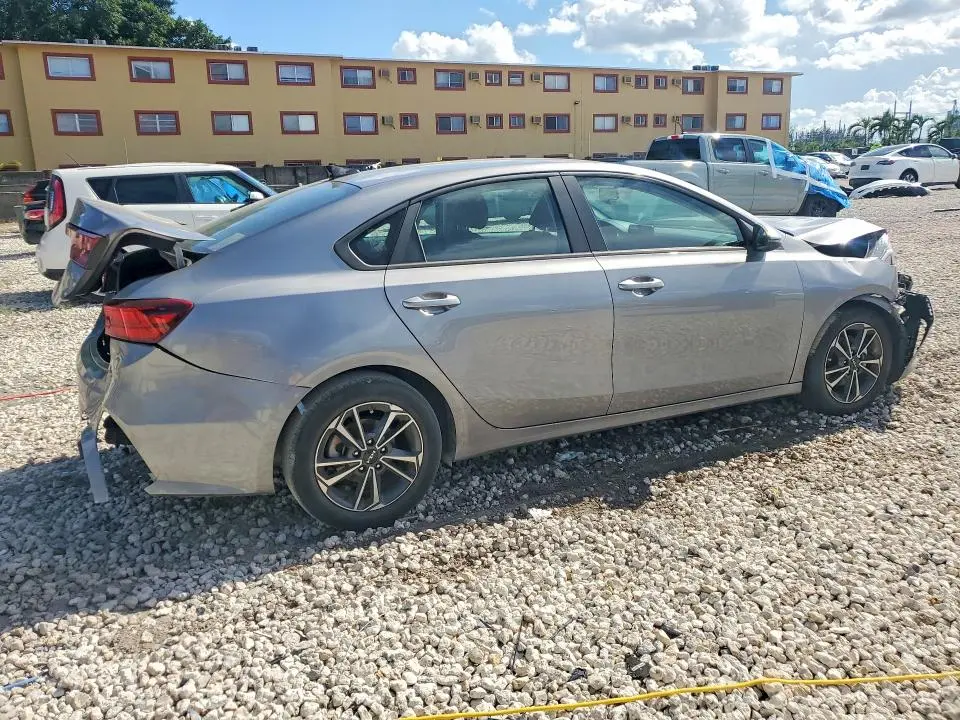 2024 KIA FORTE LXS  