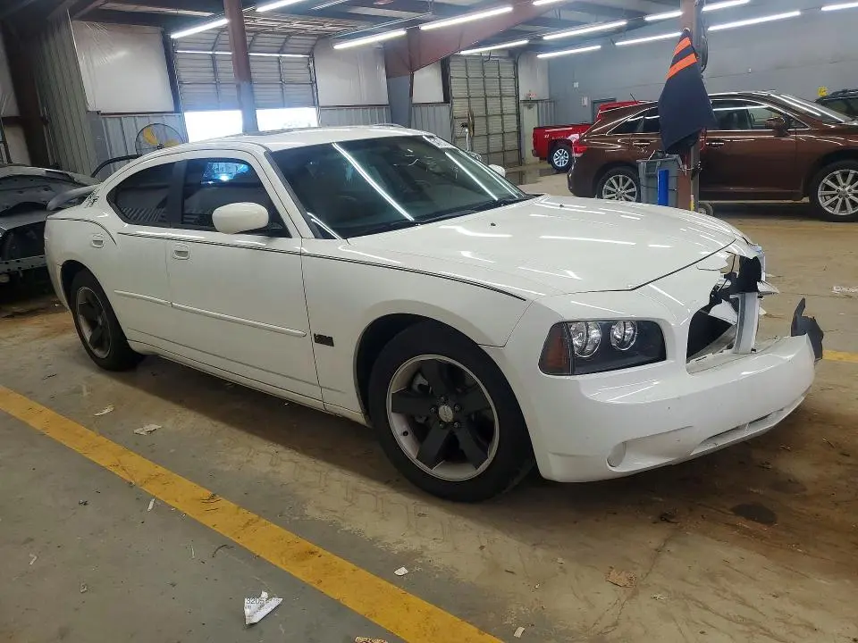 2010 DODGE CHARGER R  