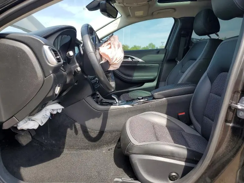 2019 INFINITI QX30 LUXE  