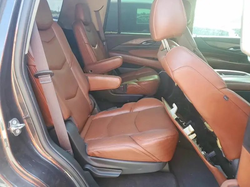 2016 CADILLAC ESCALADE LUXURY  