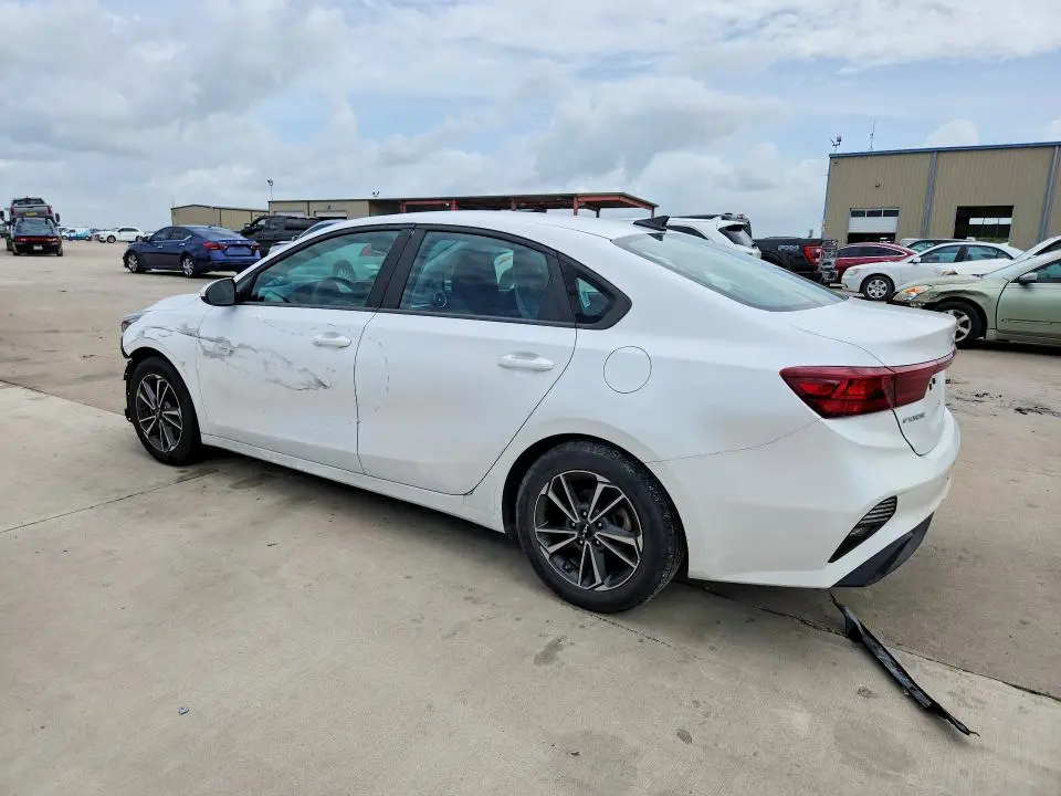 2022 KIA FORTE LXS  