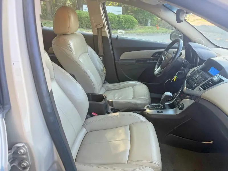 2011 CHEVROLET CRUZE LT  