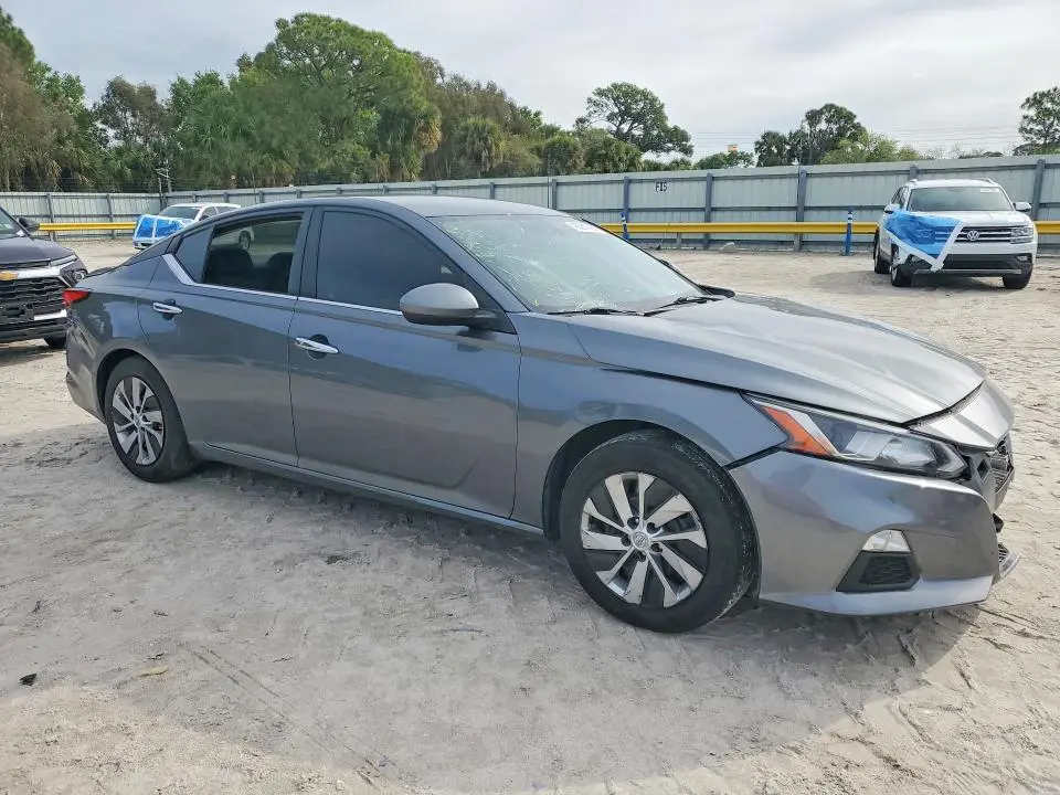 2020 NISSAN ALTIMA S  