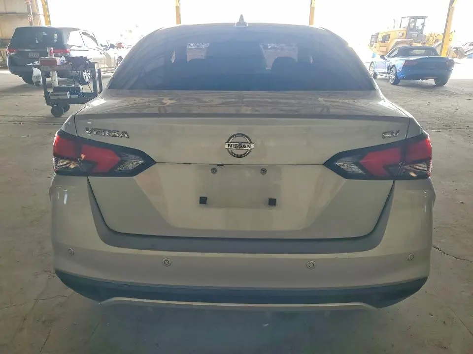 2021 NISSAN VERSA SV  