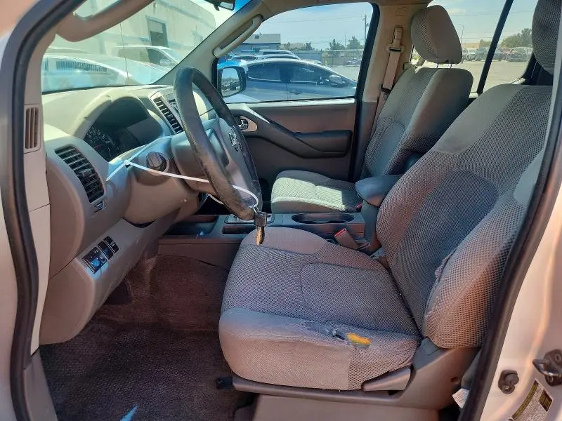 2010 NISSAN FRONTIER SE V6  