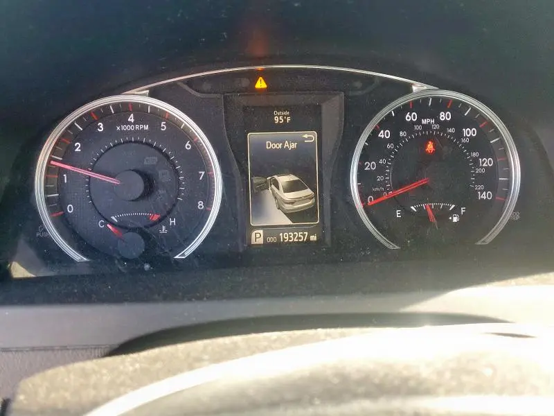 2016 TOYOTA CAMRY LE  