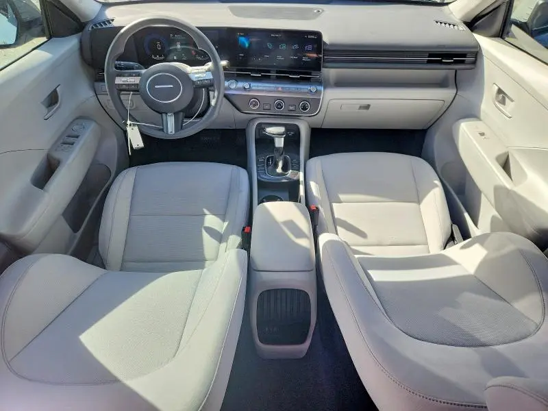 2025 HYUNDAI KONA SE  