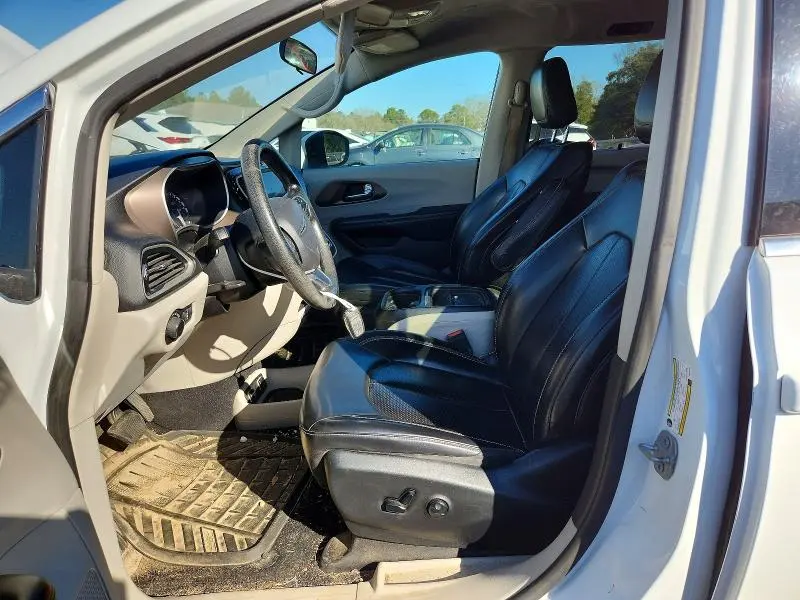 2020 CHRYSLER VOYAGER LXI  