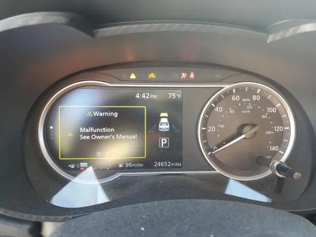 2022 NISSAN VERSA SR