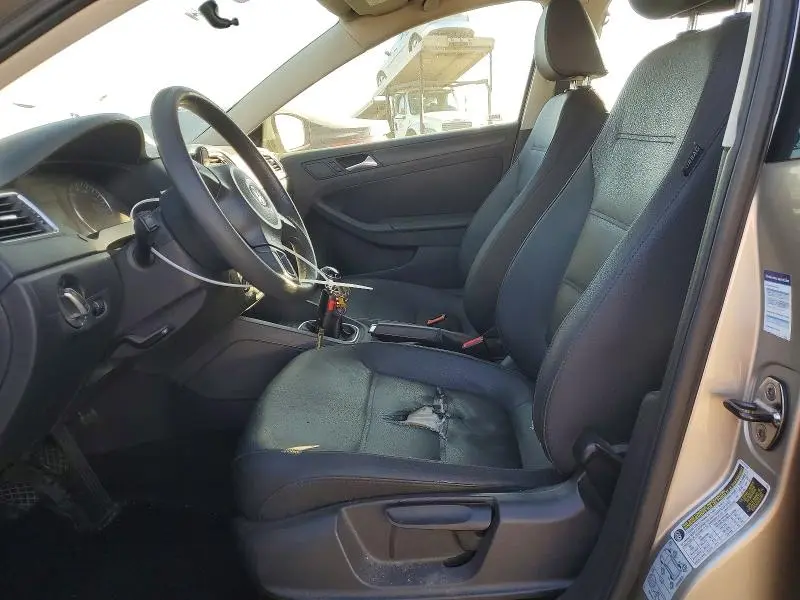 2012 VOLKSWAGEN JETTA SE  