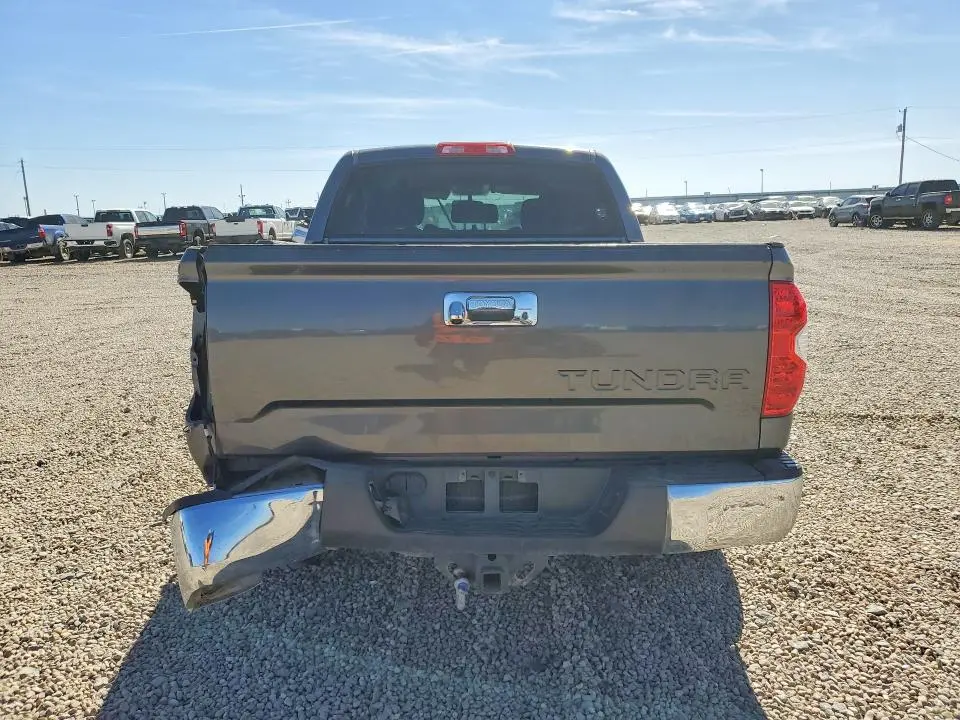 2017 TOYOTA TUNDRA SR5  