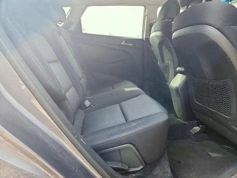 2018 HYUNDAI TUCSON SE  
