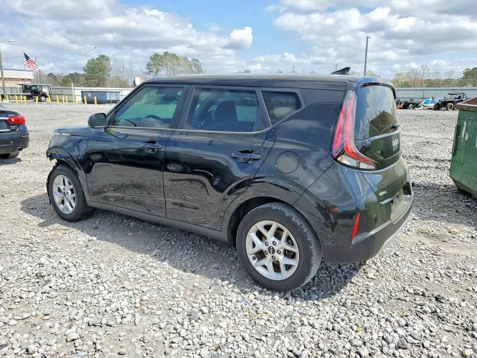 2023 KIA SOUL LX  