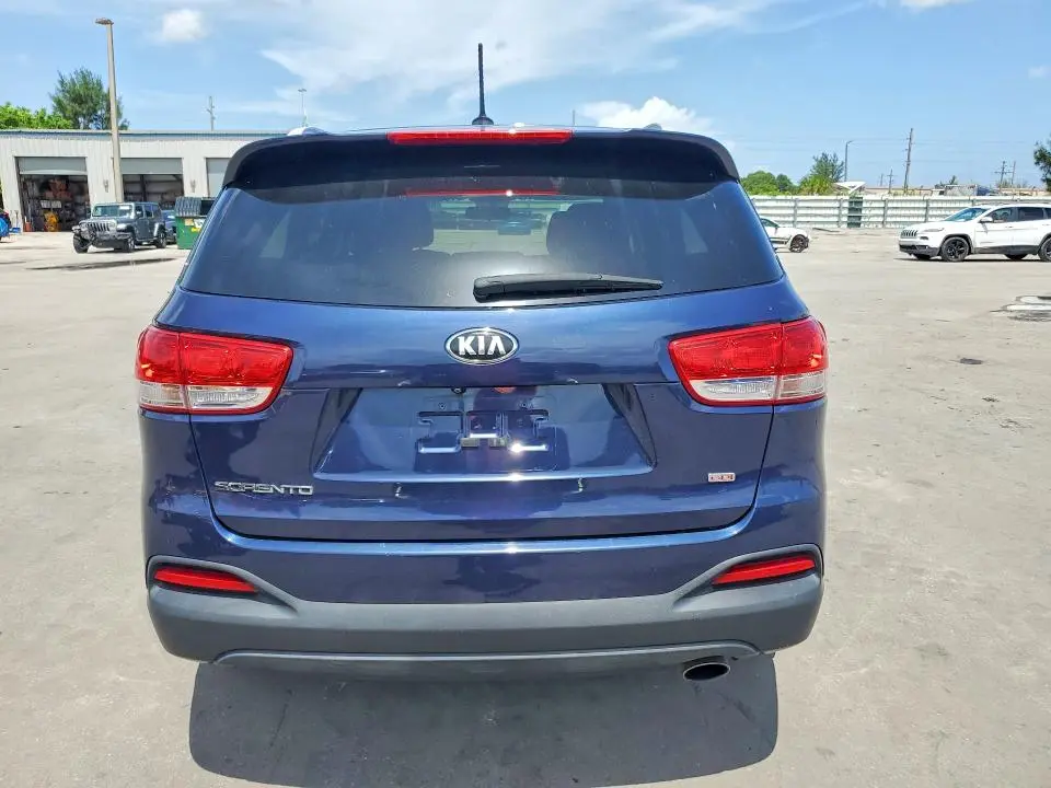 2016 KIA SORENTO LX  