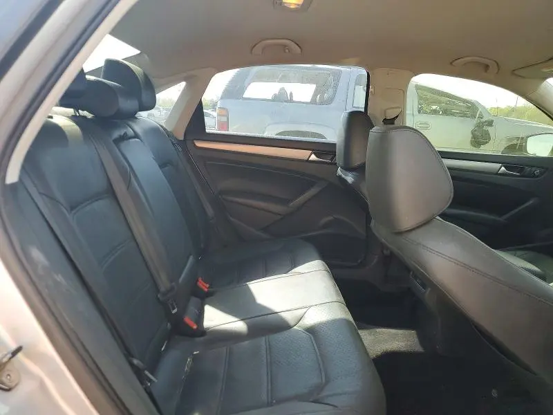 2014 VOLKSWAGEN PASSAT SE  