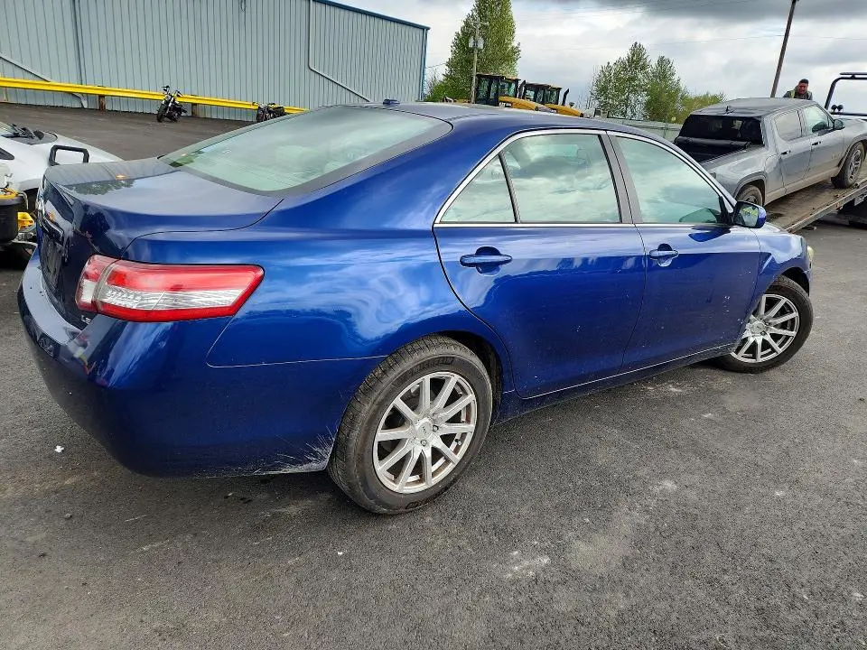 2011 TOYOTA CAMRY LE  