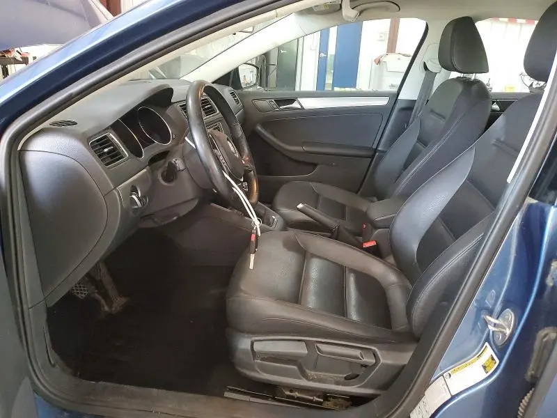 2017 VOLKSWAGEN JETTA SE  
