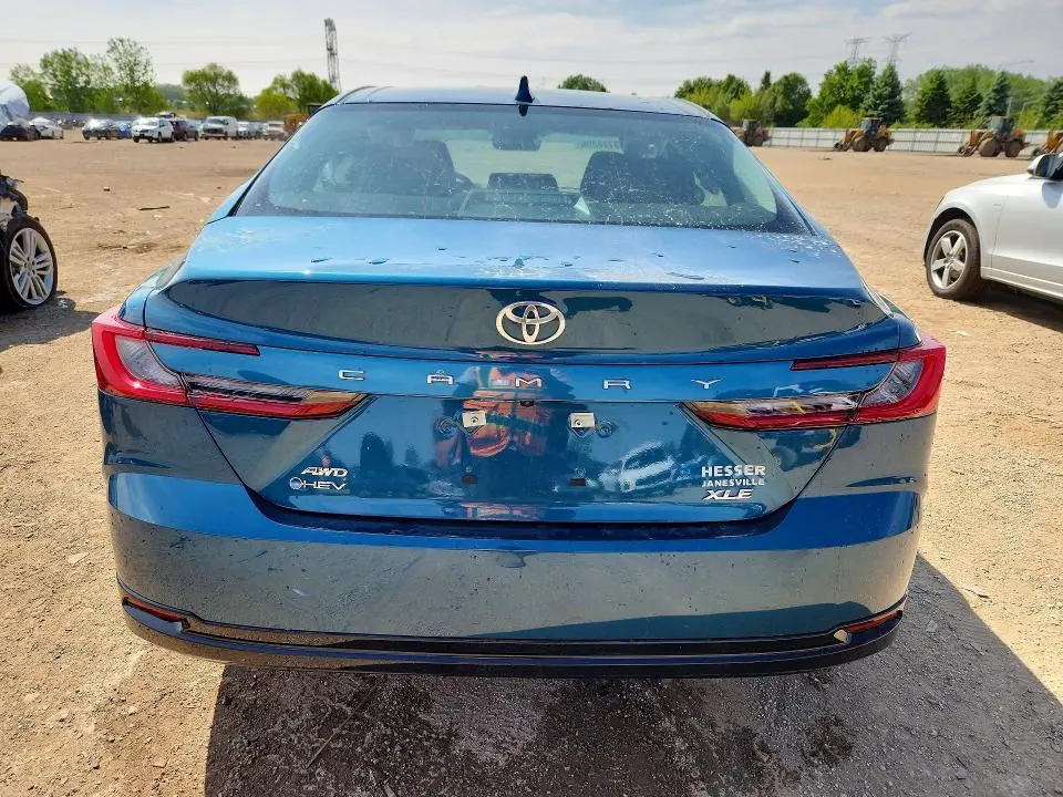 2026 TOYOTA CAMRY XLE  