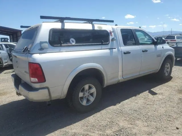 2016 RAM 1500 SLT  