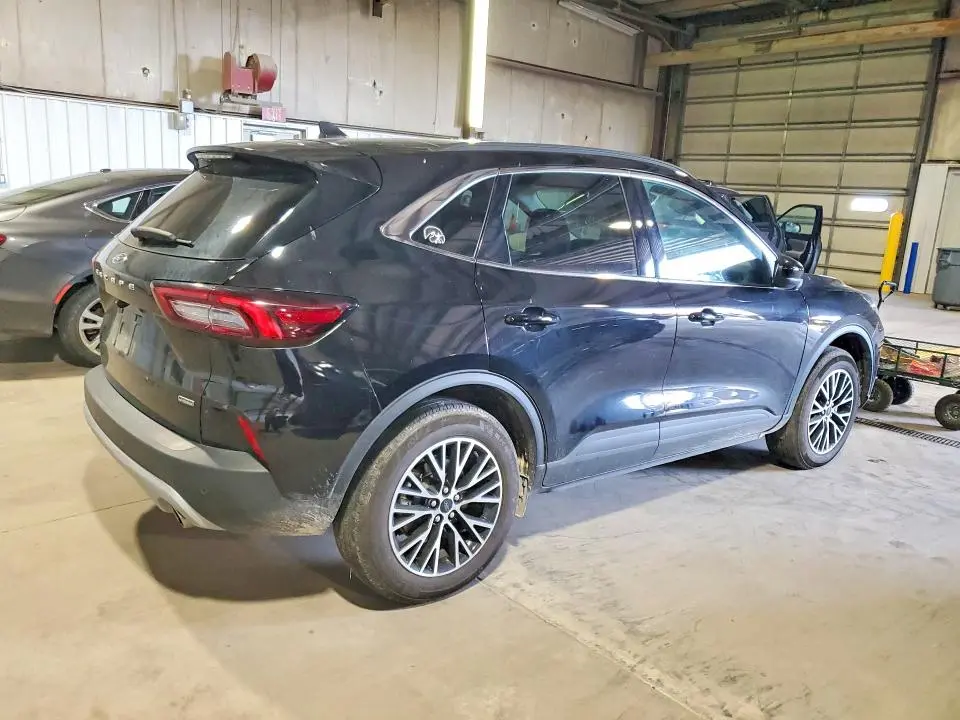 2025 FORD ESCAPE   