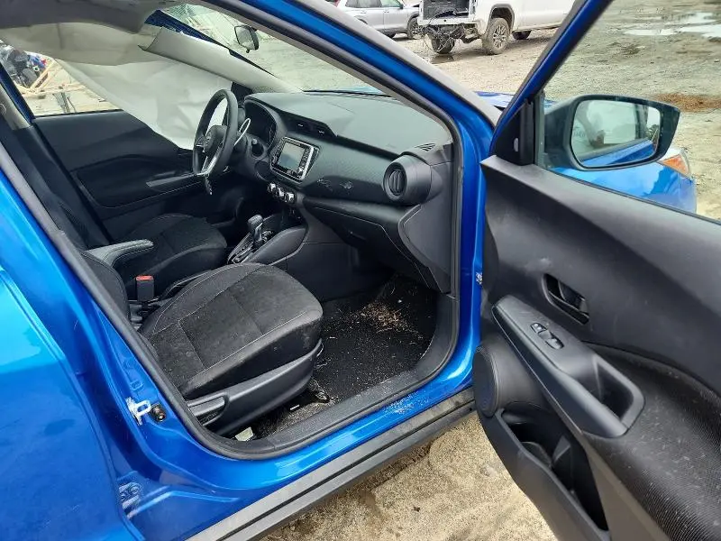 2022 NISSAN KICKS S  