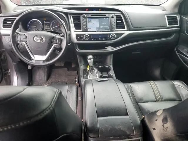 2018 TOYOTA HIGHLANDER SE  