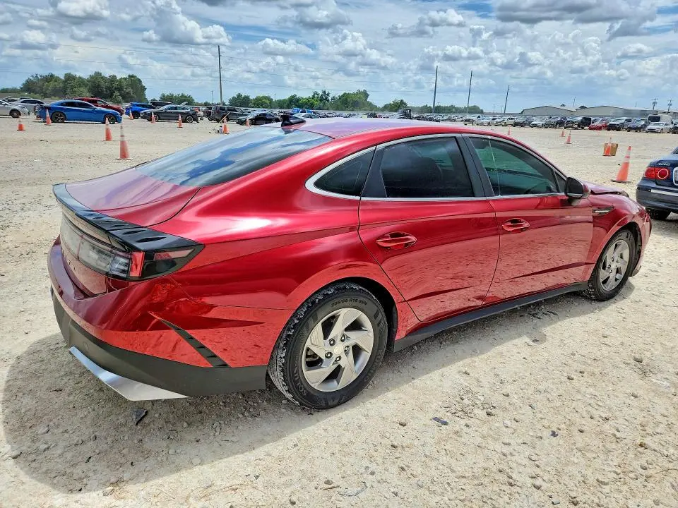 2025 HYUNDAI SONATA SE  
