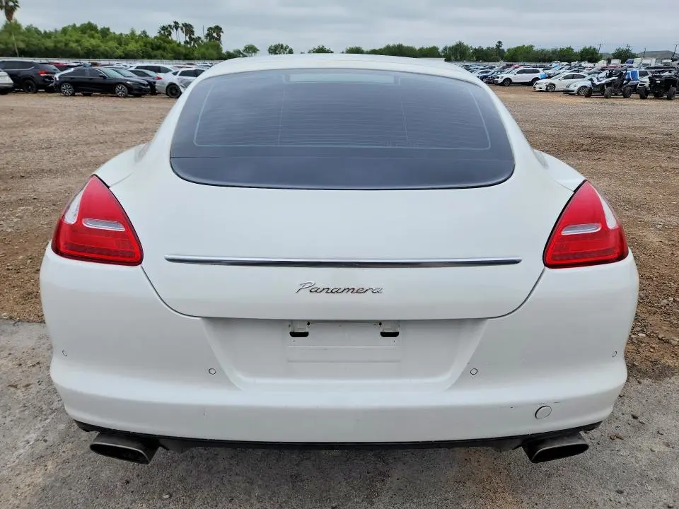 2011 PORSCHE PANAMERA 2  