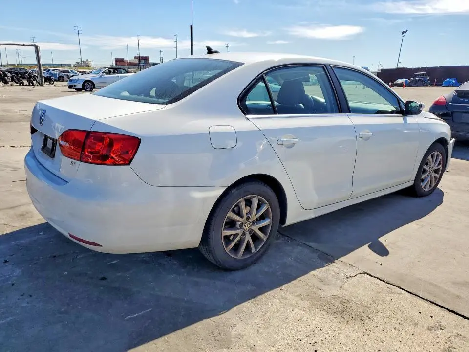 2014 VOLKSWAGEN JETTA SE  