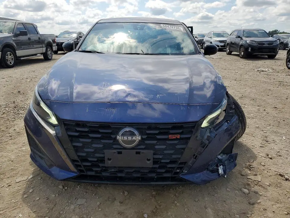 2023 NISSAN ALTIMA SR  