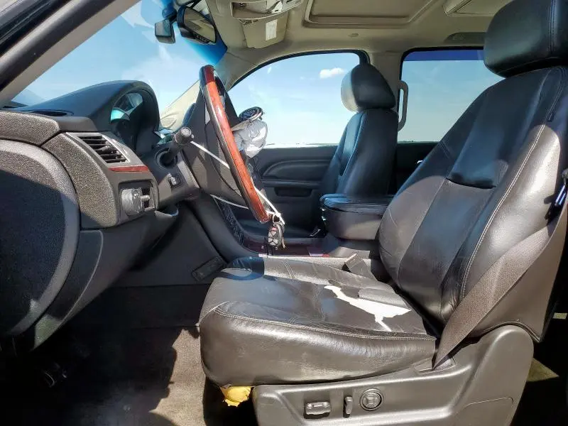 2011 CADILLAC ESCALADE ESV LUXURY  