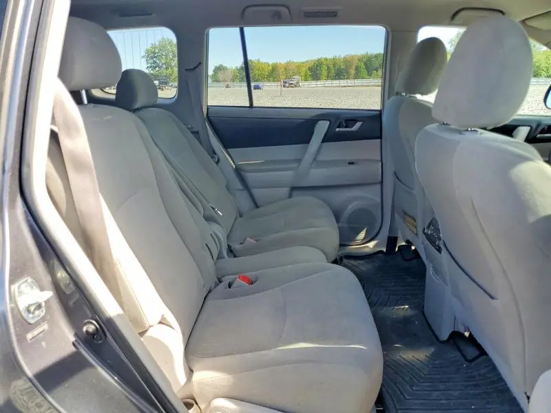 2013 TOYOTA HIGHLANDER PLUS  