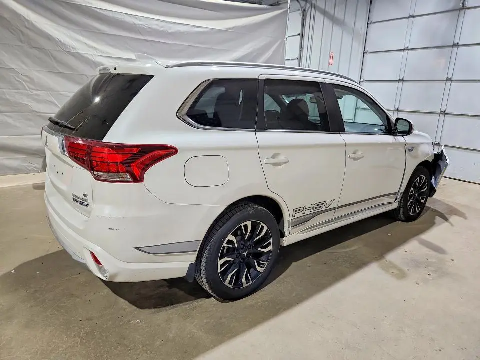 2018 MITSUBISHI OUTLANDER SE  
