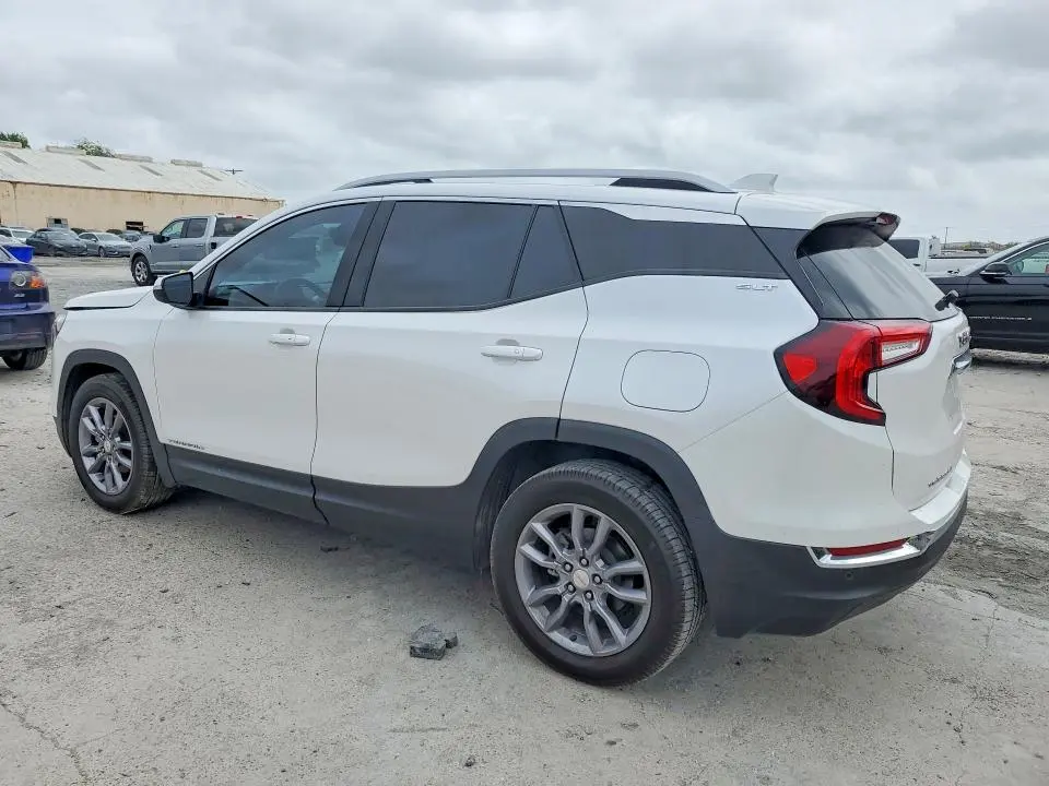 2022 GMC TERRAIN SLT  