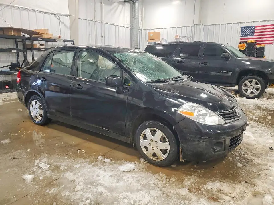 2011 NISSAN VERSA S  