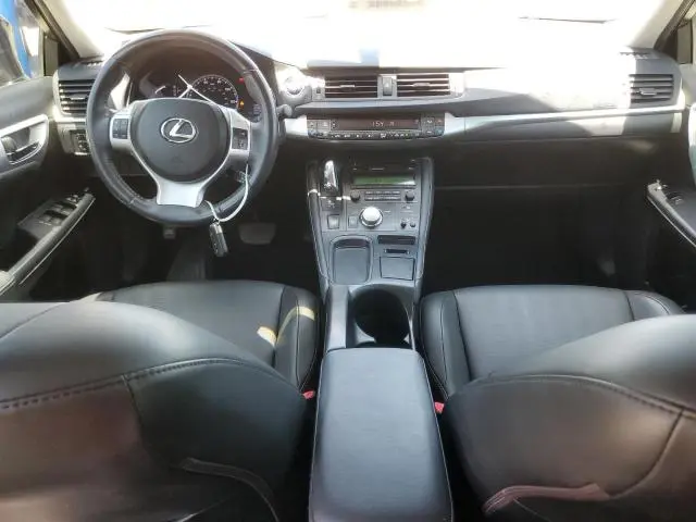 2011 LEXUS CT 200  