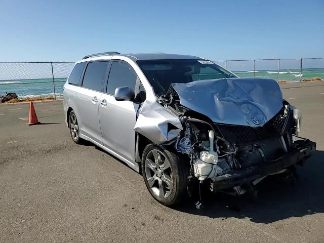 2015 TOYOTA SIENNA SPORT